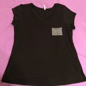 Black Top w/ Rhinestone Pocket